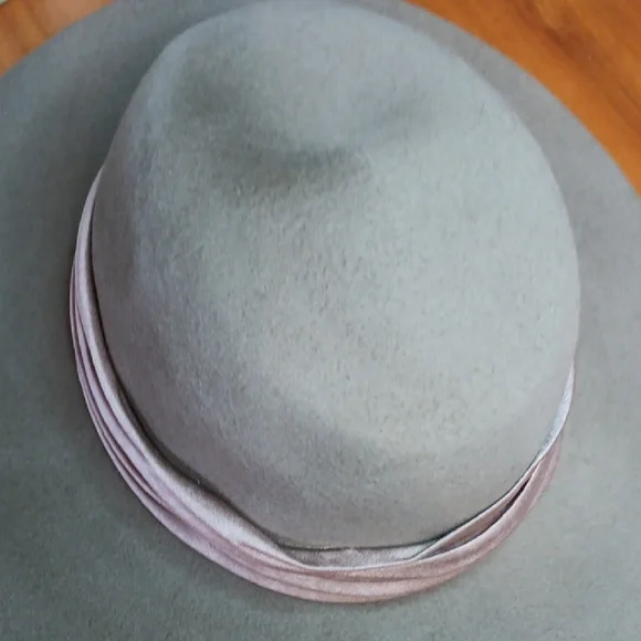 Eugenia Kim Gray Hat with Cream Band display picture 1